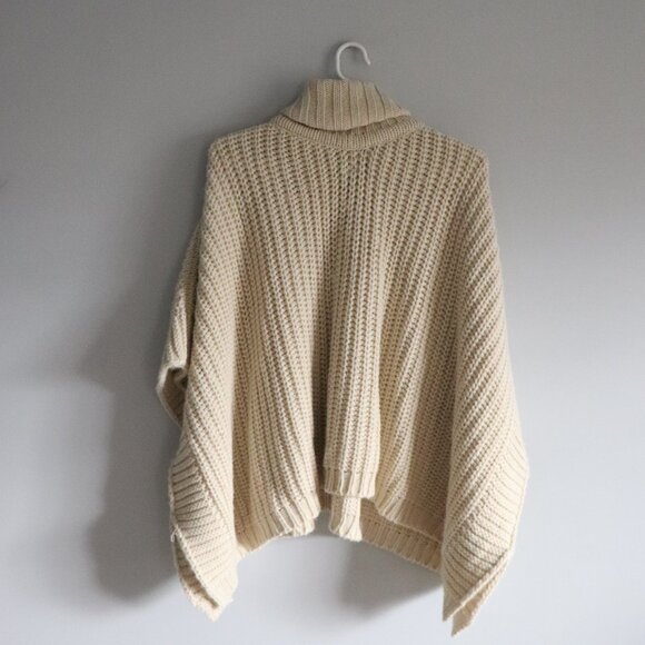 Steve Madden Womens US OS Cream Chunky Knit Turtleneck Pullover Poncho Sweater - Picture 3 of 11